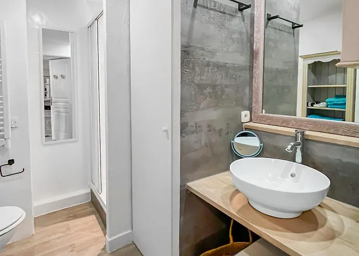 Апартаменты Agreable Detente Au Soleil A - Wifi - Parking Prive Антиб